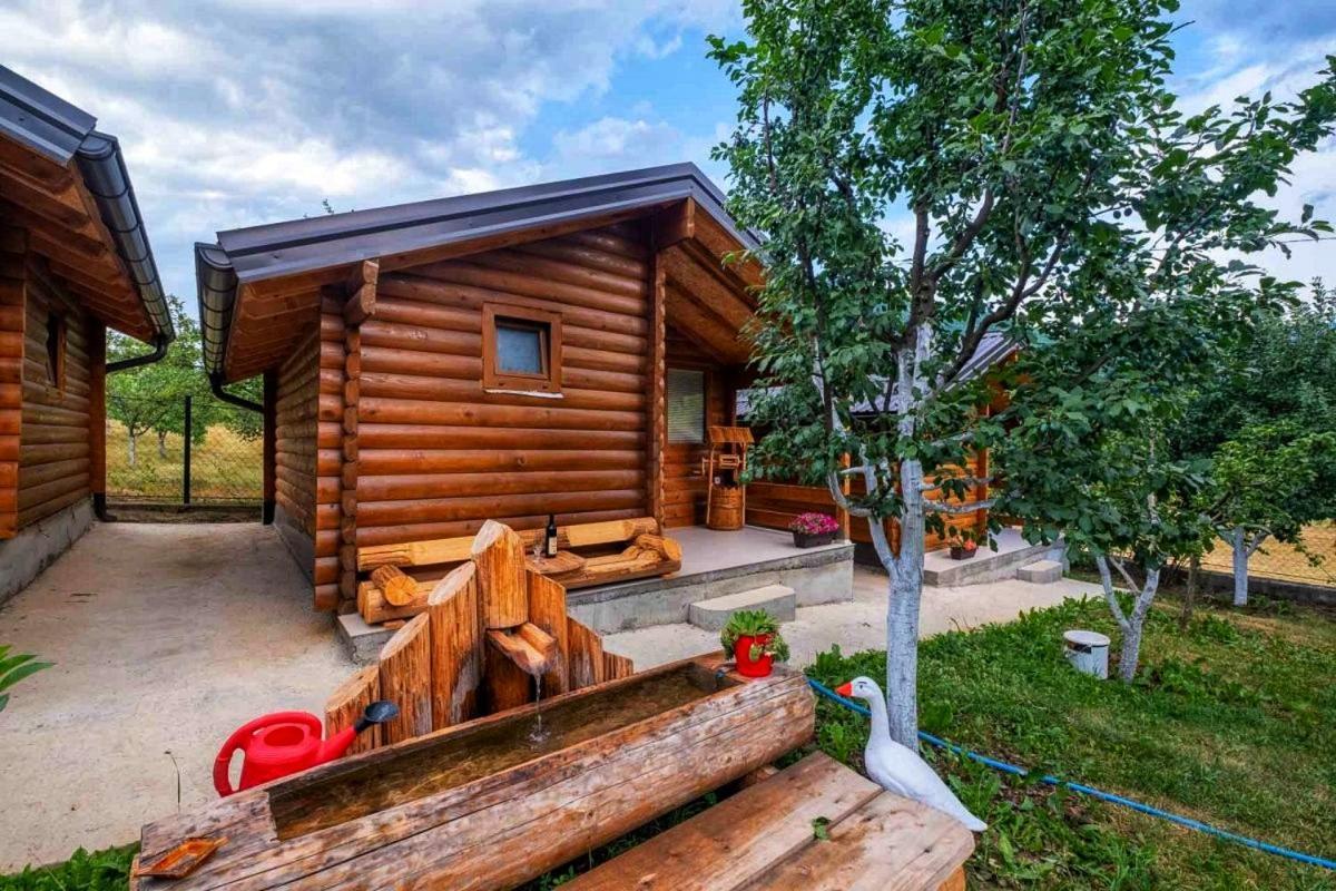 Holiday Bungalows & Food Plav Esterno foto
