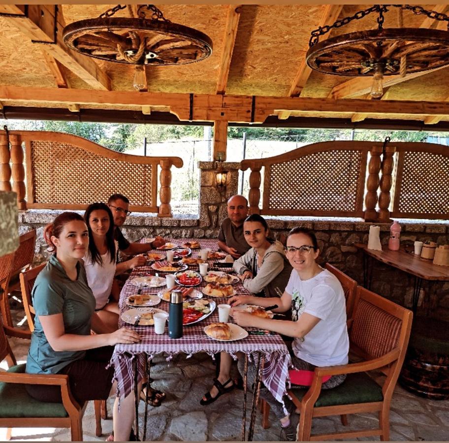 Holiday Bungalows & Food Plav Esterno foto
