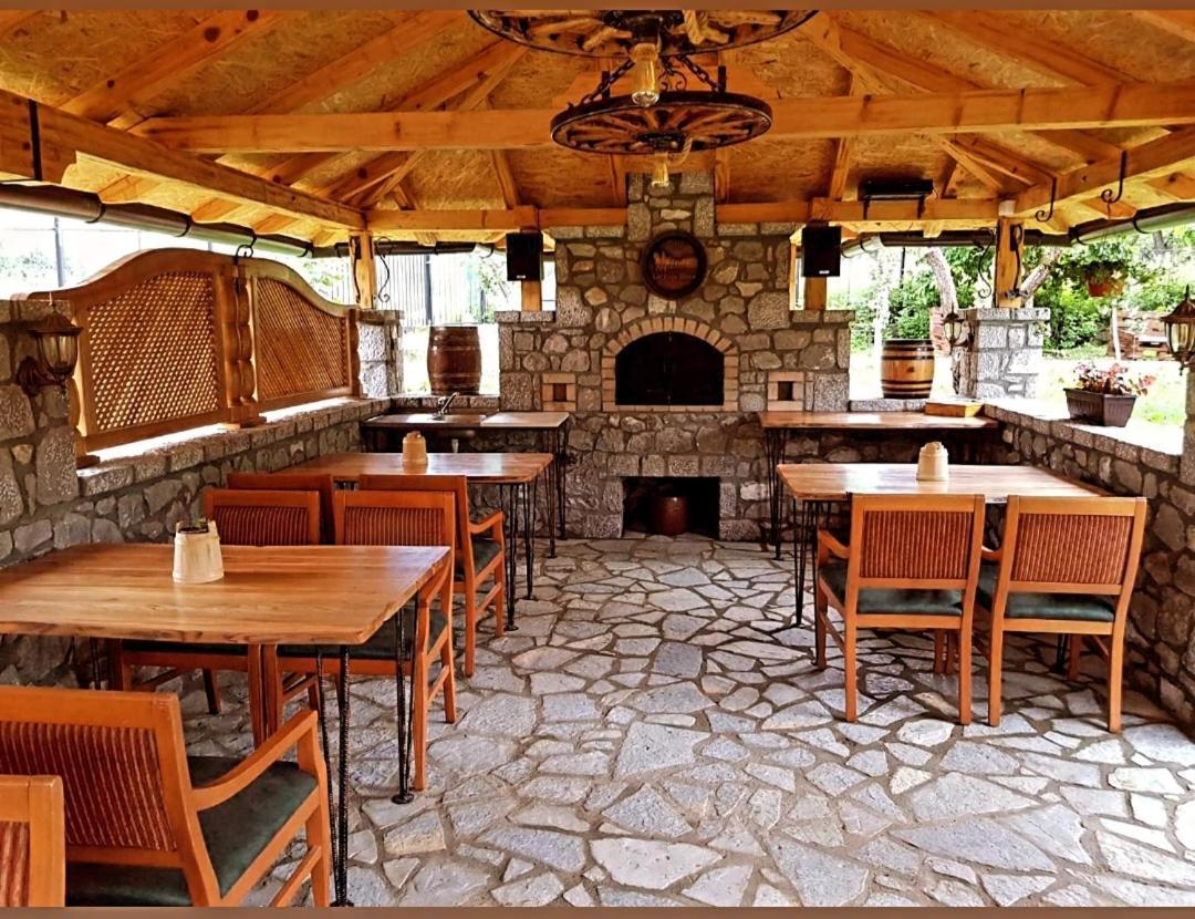 Holiday Bungalows & Food Plav Esterno foto