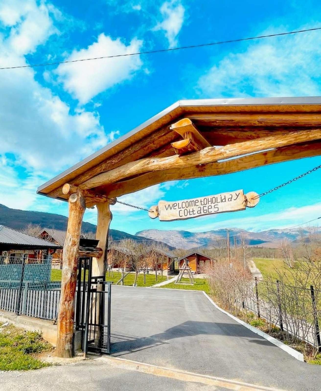 Holiday Bungalows & Food Plav Esterno foto